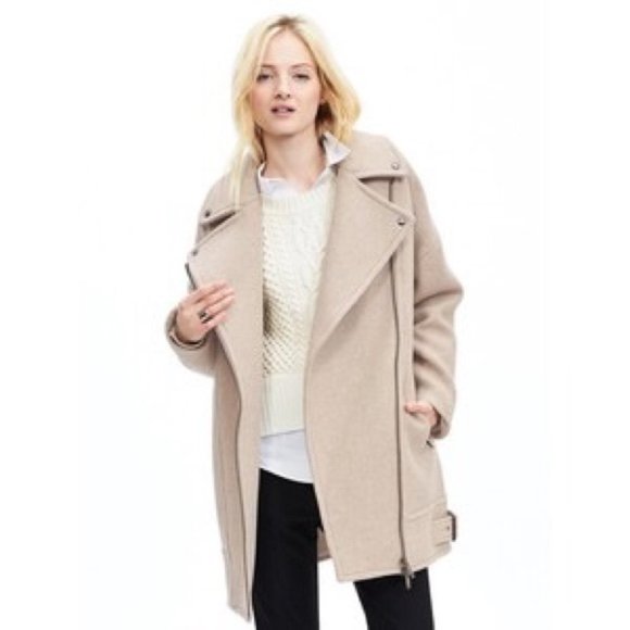 Banana Republic Jackets & Blazers - Banana Republic Medium Cocoon Beige Wool Coat